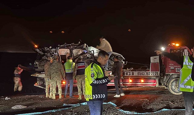 Diyarbakır'daki kazada ölen 4 kişinin cenazesi Adli Tıp Kurumu'na kaldırıldı
