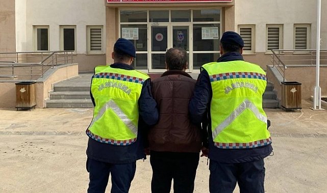 Dolandırıcılıktan aranan şahıs, uygulama noktasında yakalandı