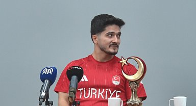 Dünya şampiyonu Muhammed Furkan Özbek'ten öğrencilere ilham veren buluşma