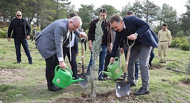 Edremit'te fidanlar toprakla buluştu