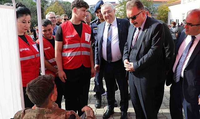 Edremit'te Kızılay haftası coşkusu
