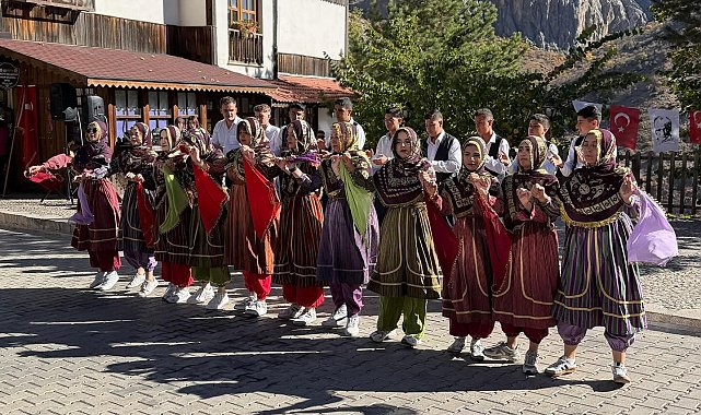 Eğin Halk Oyunları, gençlerle yeniden hayat buluyor