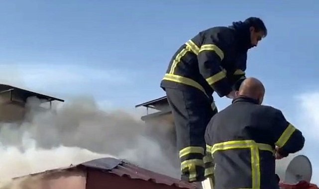 Elazığ'da çatı yangını