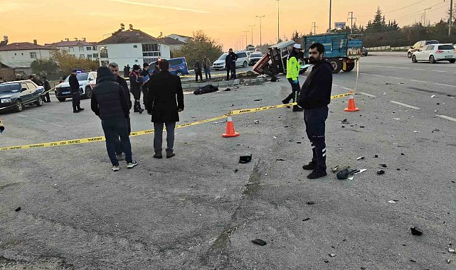Elazığ'da kazada savrulan araç yayaya çarptı: 1 ölü, 2 yaralı