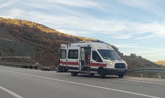 Elektrik direğine çarpan aracın sürücüsü yaralandı