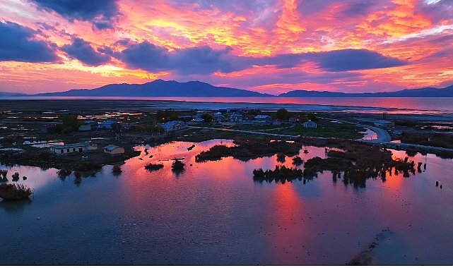 Erçek Gölü'nde muhteşem günbatımı