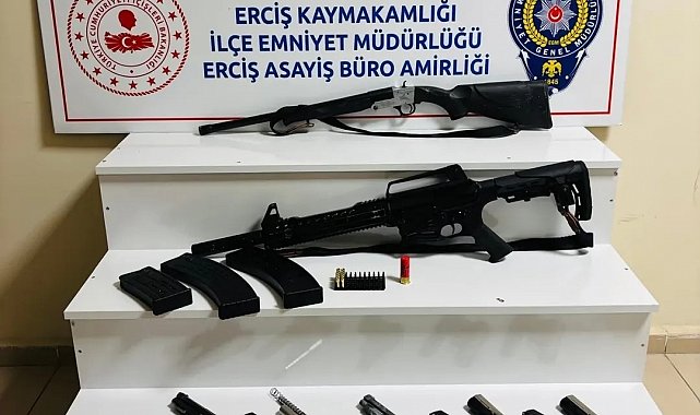 Erciş'te 5 adet ruhsatsız tabanca ve 2 adet yivsiz av tüfeği ele geçirildi