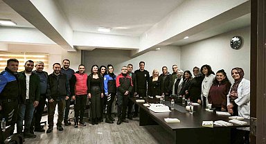 Erzincan polisinden öğretmenlere 'Öğretmenler Günü' sürprizi