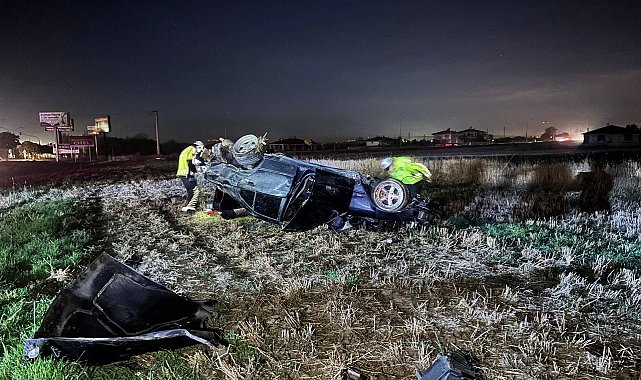 Erzincan'da takla atan otomobilde 2 kişi yaralandı