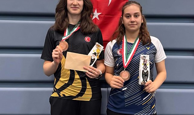 Erzincanlı badmintonculardan Macaristan'da çifte bronz madalya