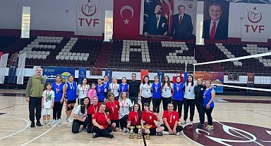 Erzurum Valiliği Kadın Voleybol Takımı şampiyon oldu