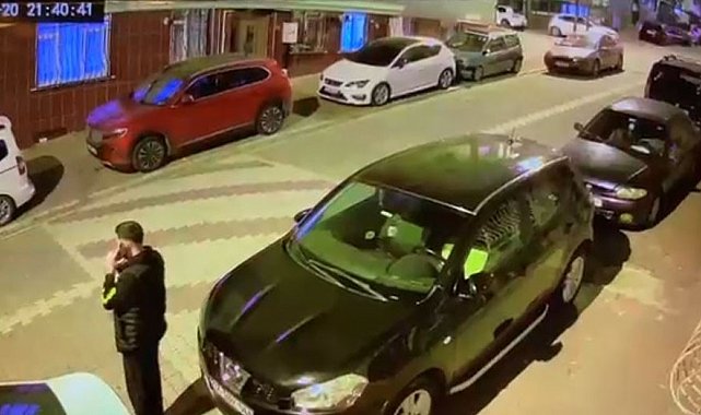 Esenyurt'ta sokaktaki 2 kişiye silahlı saldırı: O anlar kamerada