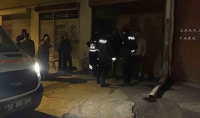 Eşinden haber alamayınca garaja indi, otomobilin içinde ölü buldu