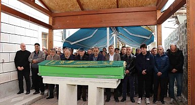 Eski belediye başkanı dualarla uğurlandı