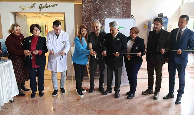 ESOGÜ'de bağımlılık temalı karikatür sergisi açıldı