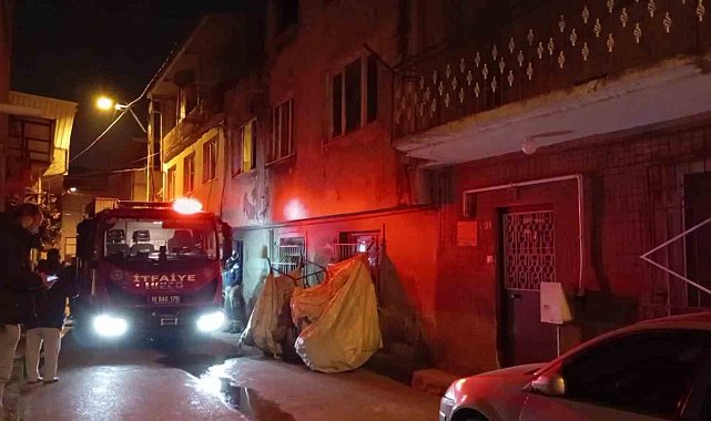 Evini yakarak intihar etmeye kalkıştı