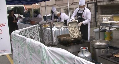 Eyüpsultan'da düzenlenen Hamsi Festivali'nde İhlas Vakfı'na ödül