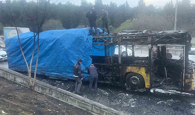 Eyüpsultan'da İETT otobüsü alev topuna döndü