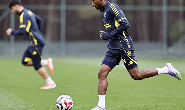 Fenerbahçe günü çift antrenmanla tamamladı