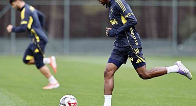Fenerbahçe günü çift antrenmanla tamamladı