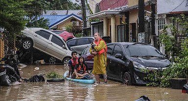 Filipinler'i Kalmaegi Tayfunu vurdu: 2 ölü