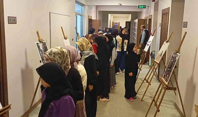 Filistin'de ki zulme fotoğraflarla dikkat çektiler