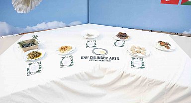 Filistin'le dayanışmada yemekler kırık tabaklarda sergilendi