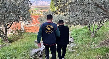 Firari şahıs ormanlık arazide saklanırken yakalandı
