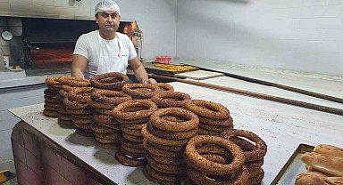 Fırıncıdan öğretmenlere ücretsiz simit jesti
