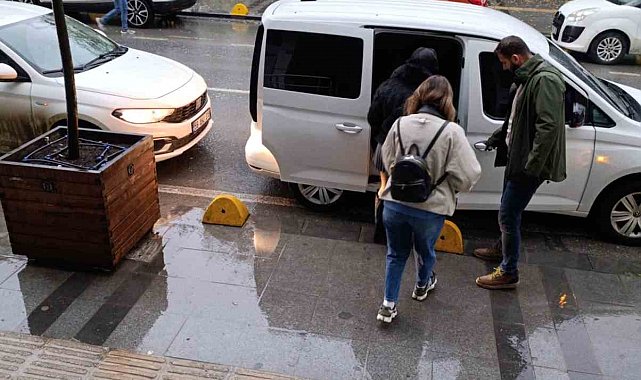 Fuhuş operasyonunda 5 kadın ve iş yeri sahibi yakalandı