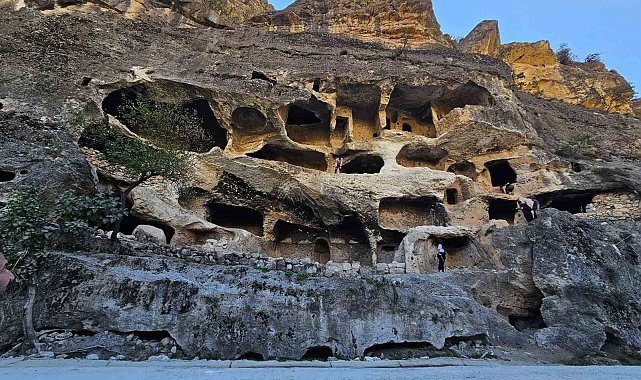 Gabar Dağı'ndaki saklı cennet: "7 katlı apartman mağarası"