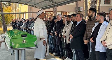 Gazeteci Çetinkaya'nın eşi Esra Çetinkaya son yolculuğuna uğurlandı