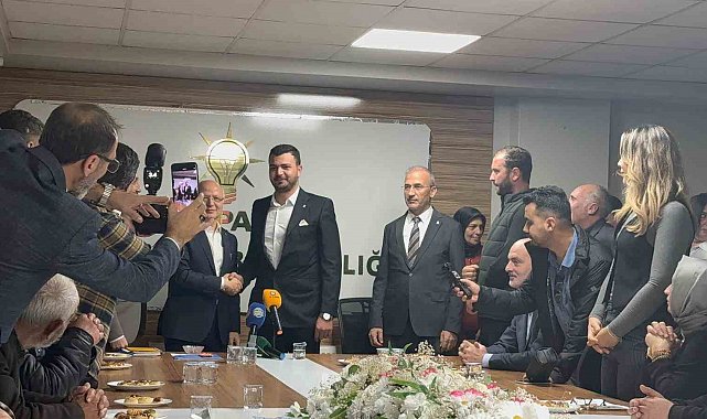 Gemlik'te AK Parti'ye 800 yeni üye katıldı