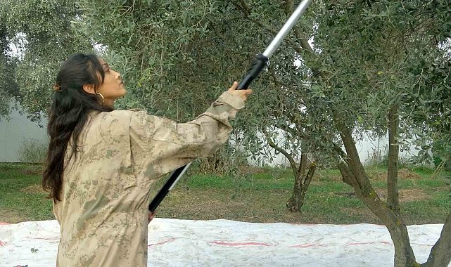Genç kadın çiftçi huzuru toprakta buldu
