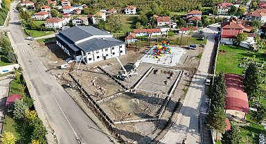 Gençlik merkezi ve futbol sahasında incelemelerde bulunuldu