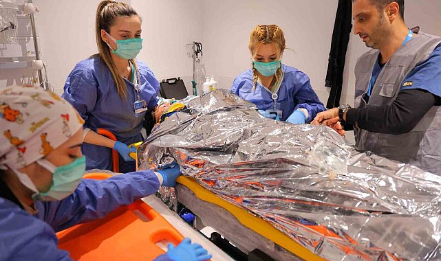 Gerçeğini aratmayan tatbikat: Hasta yakınları sinir krizi geçirdi, güvenlik görevlilerine saldırdı