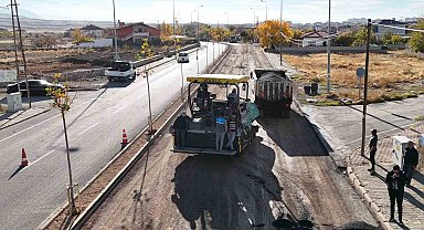 Gesi Mimar Sinan Caddesi'nde yenileme çalışması devam ediyor