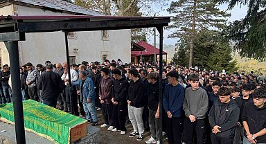 Giresun'da genç futbolcu Samet Şahin son yolculuğuna uğurlandı