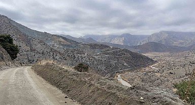 Göçük altında kalan işçiyi kurtarma çalışmaları sürüyor