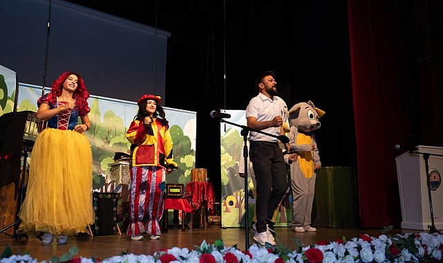 Gölbaşı Belediyesi'nin düzenlediği 'Çocuk Tiyatrosu Günleri'ne miniklerden yoğun ilgi
