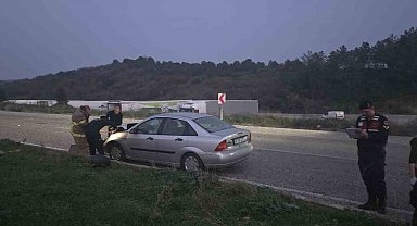 Gönen-Bandırma kara yolunda iki araç çarpıştı: 3 yaralı