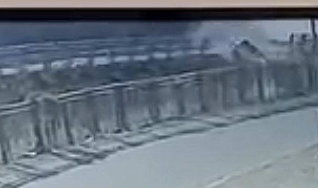 Hafif ticari araç sulama kanalına uçtu: O anlar kamerada