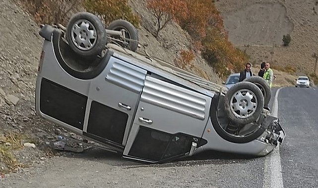 Hakkari karayolunda trafik kazası: 2 yaralı