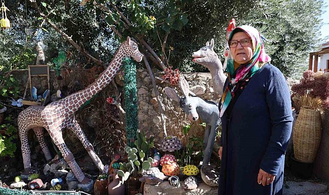Halk eğitimden emekli oldu atıkları evinde sanata dönüştürdü