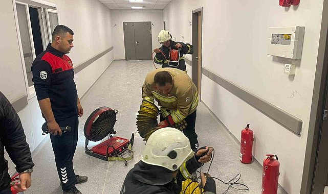 Hastanede elektrik panosundan çıkan yangın söndürüldü