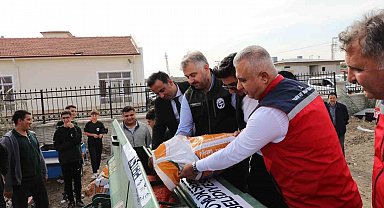 HBB'den tarım lisesine buğday ve gübre desteği
