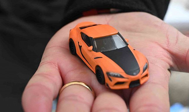 Her yaştan insan bu minyatür arabaların 'hastası' oluyor