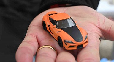 Her yaştan insan bu minyatür arabaların 'hastası' oluyor