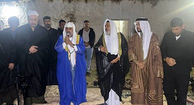Herkes kendi kendine yanan ev için seferber oldu