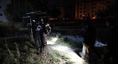 Hırsızlık zanlıları kaçarken silahla işçiyi yaraladı